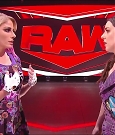 WWE_Monday_Night_Raw_2020_11_16_720p_HDTV_x264-NWCHD_mp4_004738838.jpg