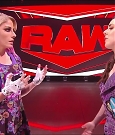 WWE_Monday_Night_Raw_2020_11_16_720p_HDTV_x264-NWCHD_mp4_004739271.jpg