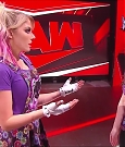 WWE_Monday_Night_Raw_2020_11_16_720p_HDTV_x264-NWCHD_mp4_004743909.jpg