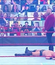 WWE_Monday_Night_Raw_2020_11_16_720p_HDTV_x264-NWCHD_mp4_005141935.jpg