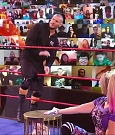 WWE_Monday_Night_Raw_2020_11_30_720p_HDTV_x264-NWCHD_mp4_000256556.jpg