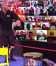 WWE_Monday_Night_Raw_2020_11_30_720p_HDTV_x264-NWCHD_mp4_000263663.jpg