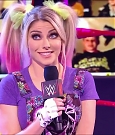 WWE_Monday_Night_Raw_2020_11_30_720p_HDTV_x264-NWCHD_mp4_000411077.jpg