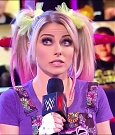 WWE_Monday_Night_Raw_2020_11_30_720p_HDTV_x264-NWCHD_mp4_000480613.jpg