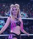 WWE_Monday_Night_Raw_2022_05_16_720p_HDTV_x264-NWCHD_mp4_004438973.jpg