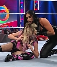 WWE_Monday_Night_Raw_2022_05_16_720p_HDTV_x264-NWCHD_mp4_004594362.jpg