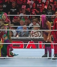 WWE_Monday_Night_Raw_2022_08_08_720p_HDTV_x264-NWCHD_mp4_000696162.jpg